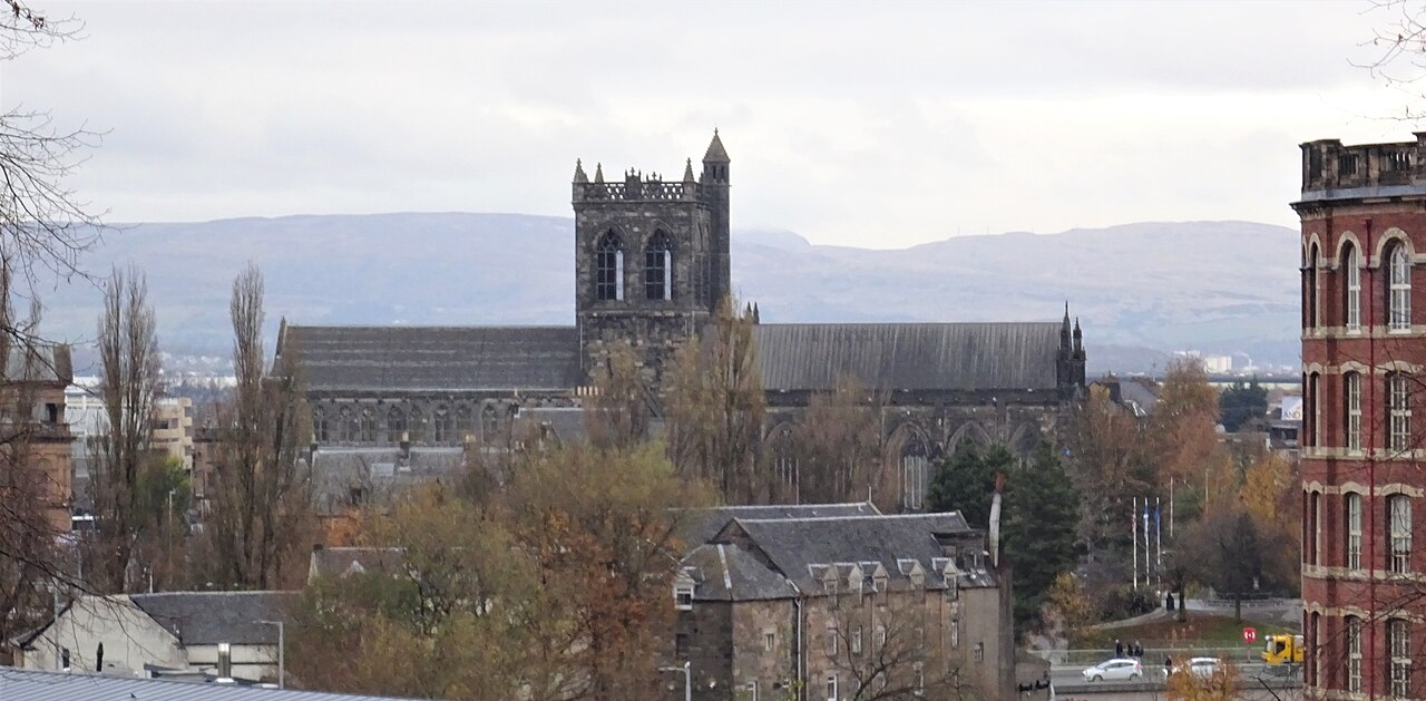 Paisley Abbey viewed from Saucelhill Park